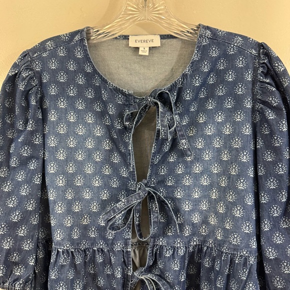 Evereve Lucille Tie Front Blouse Top in Chambray Blue Size Small - Picture 5 of 10